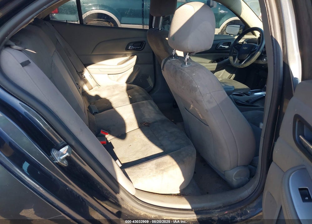 2015 CHEVROLET MALIBU LS VIN: 1G11B5SL4FF172680