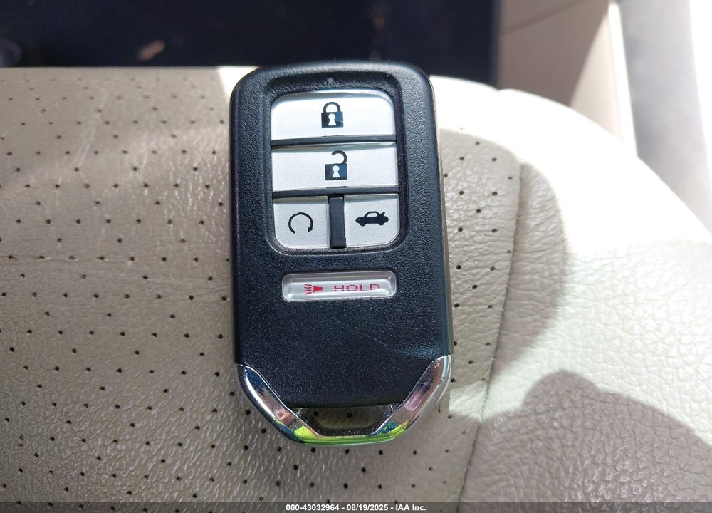 2017 HONDA ACCORD VIN: 1HGCR2F89HA040631