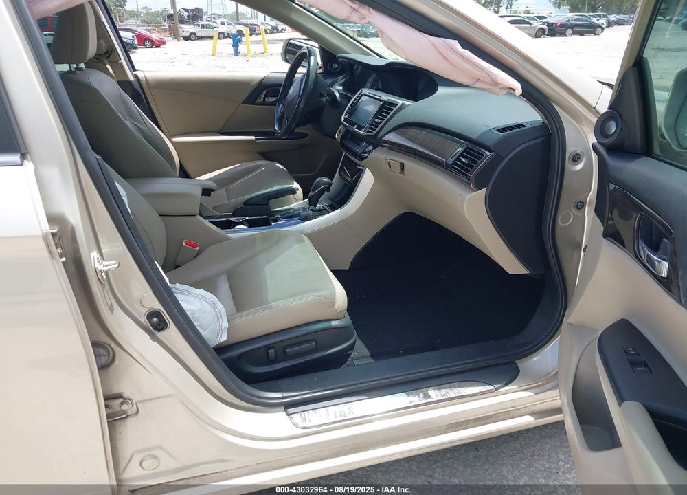 2017 HONDA ACCORD VIN: 1HGCR2F89HA040631