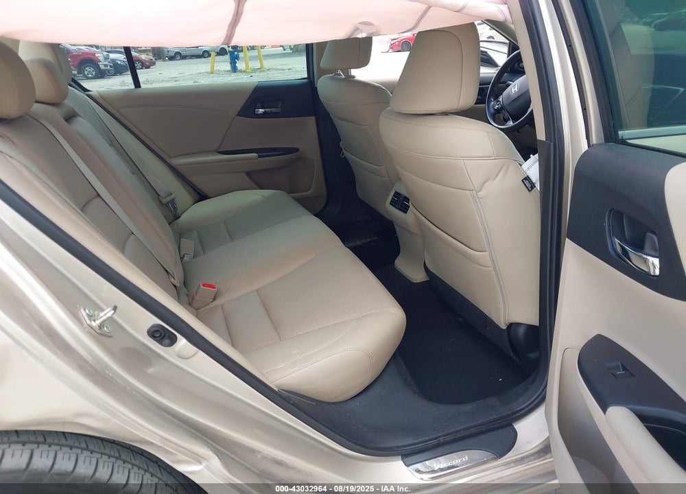 2017 HONDA ACCORD VIN: 1HGCR2F89HA040631