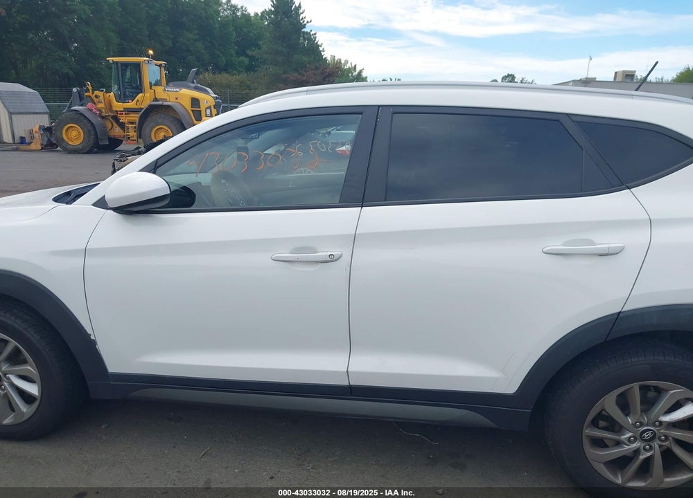 2016 HYUNDAI TUCSON SE VIN: KM8J3CA44GU195081