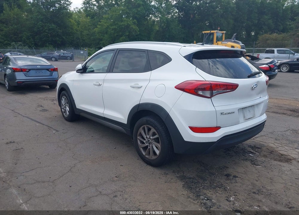 2016 HYUNDAI TUCSON SE VIN: KM8J3CA44GU195081