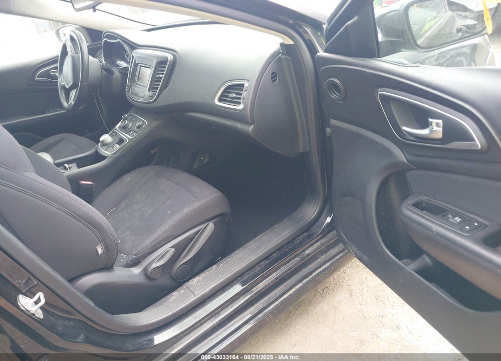 2015 CHRYSLER 200 VIN: 1C3CCCAB8FN599543