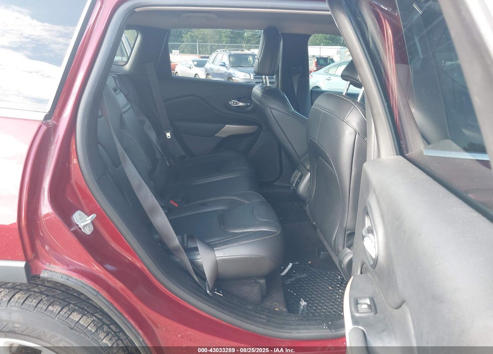 2017 JEEP CHEROKEE VIN: 1C4PJMCB1HW580108