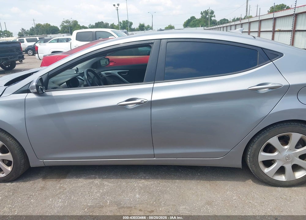 2013 HYUNDAI ELANTRA VIN: KMHDH4AE0DU918854