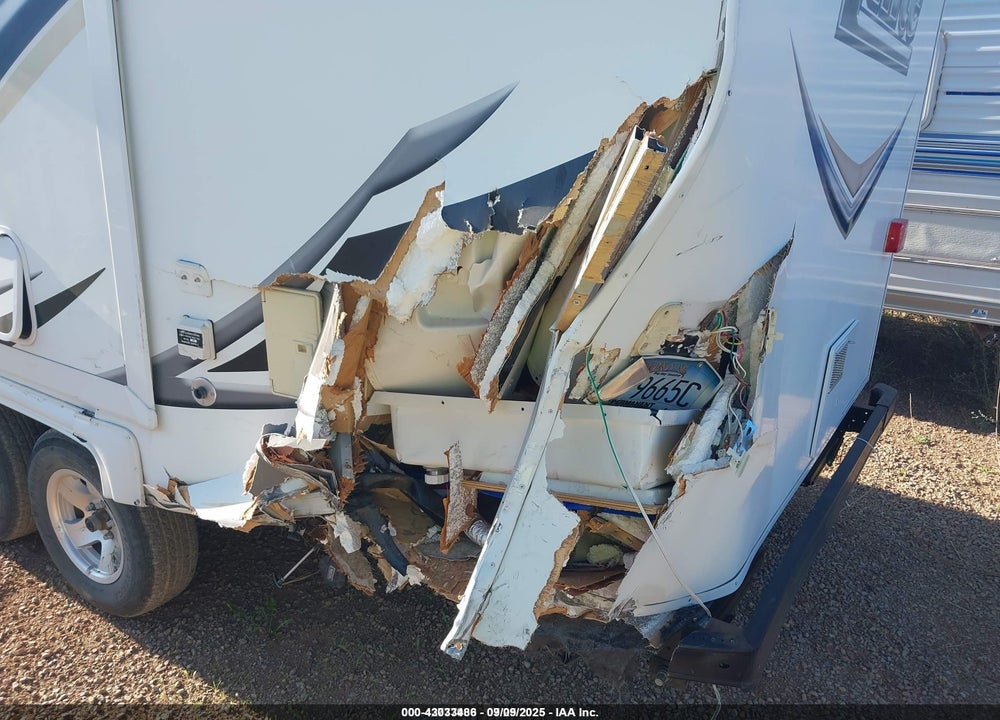 2011 LANCE TL VIN: 1L9TS1625BL310971