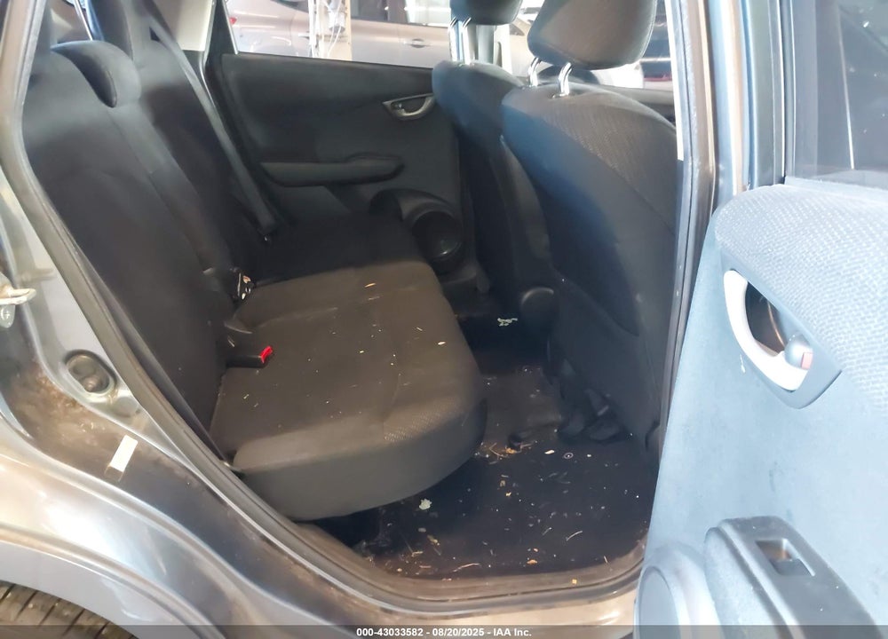 2013 HONDA FIT VIN: JHMGE8H51DC039424