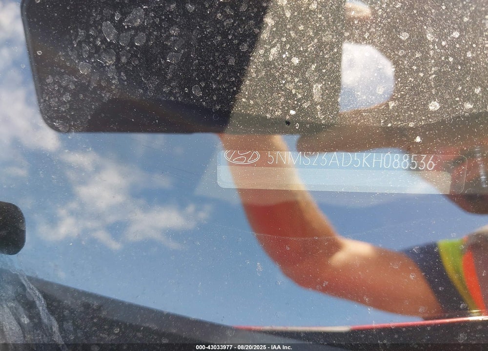 2019 HYUNDAI SANTA FE VIN: 5NMS23AD5KH088536