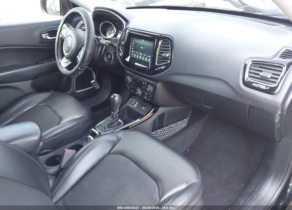 2018 JEEP COMPASS VIN: 3C4NJCBB5JT304920