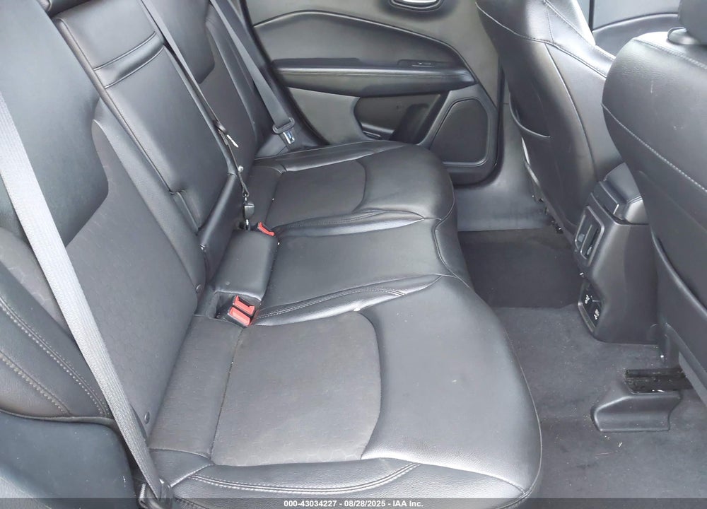 2018 JEEP COMPASS VIN: 3C4NJCBB5JT304920