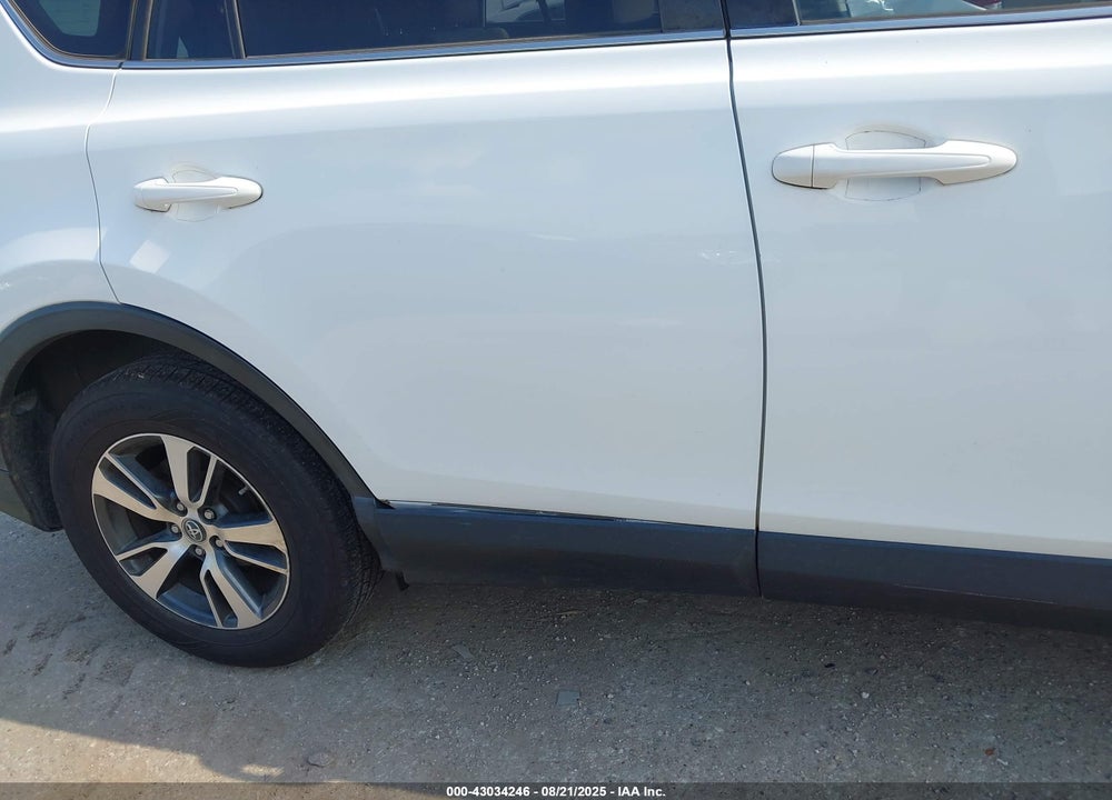 2018 TOYOTA RAV4 VIN: JTMWFREV7JJ203612