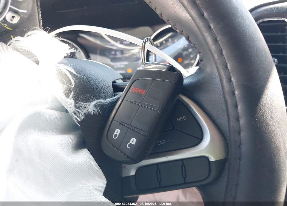 2019 JEEP COMPASS VIN: 3C4NJCBB1KT636418
