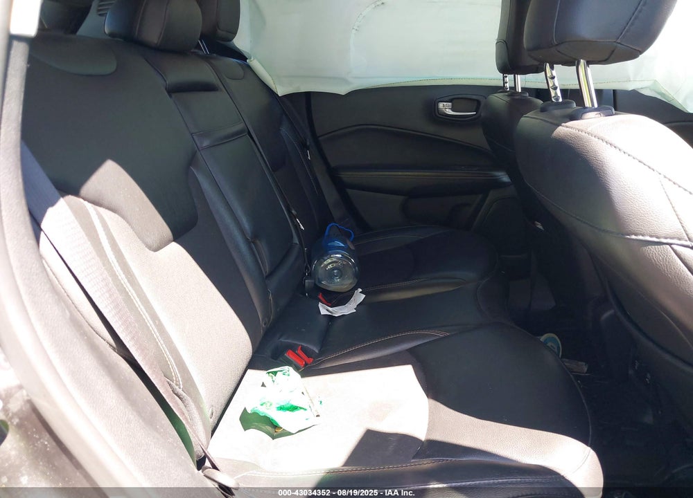 2019 JEEP COMPASS VIN: 3C4NJCBB1KT636418