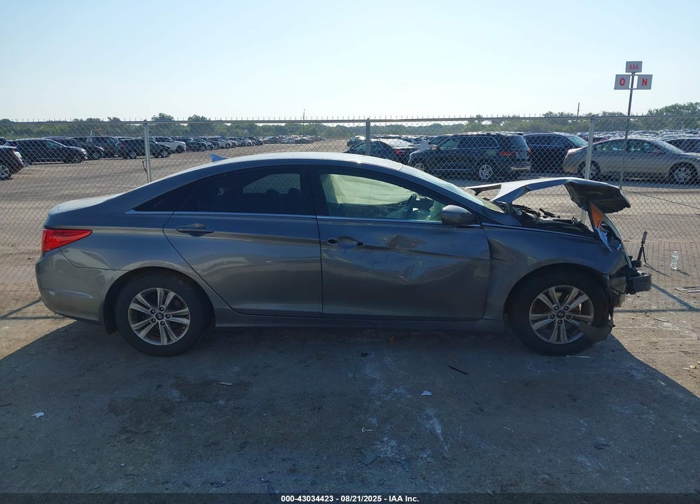 2013 HYUNDAI SONATA VIN: 5NPEB4AC4DH782733