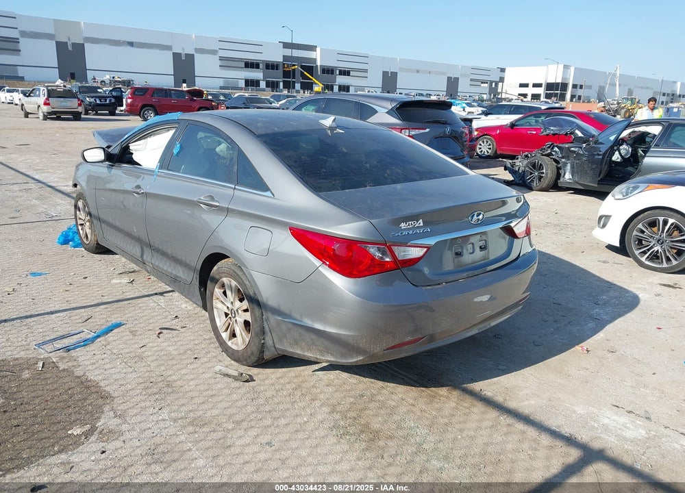 2013 HYUNDAI SONATA VIN: 5NPEB4AC4DH782733