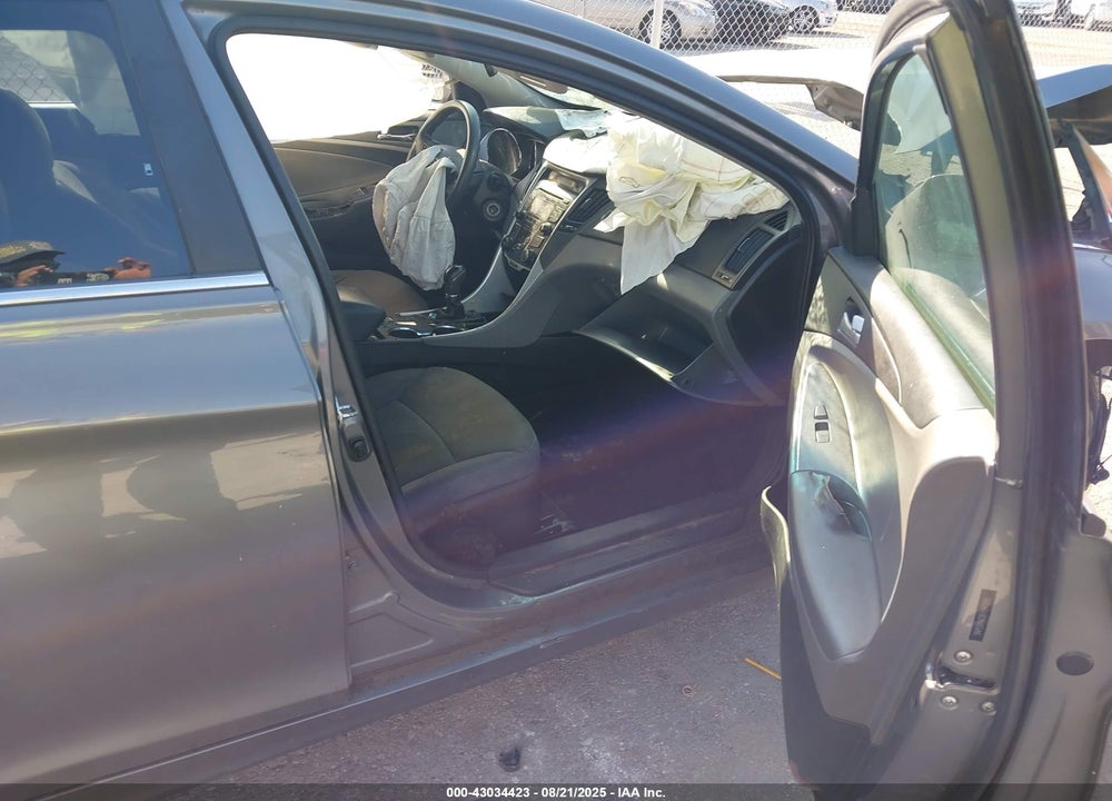 2013 HYUNDAI SONATA VIN: 5NPEB4AC4DH782733