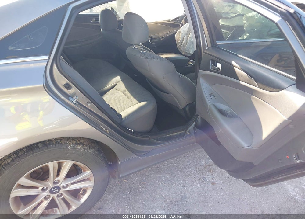 2013 HYUNDAI SONATA VIN: 5NPEB4AC4DH782733