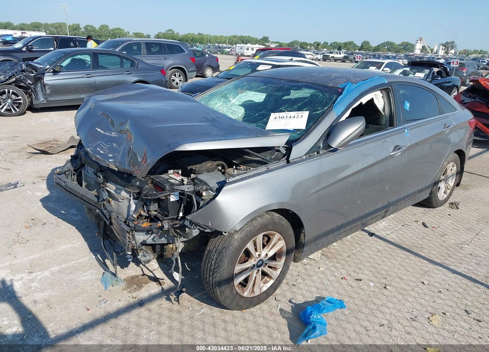 2013 HYUNDAI SONATA VIN: 5NPEB4AC4DH782733