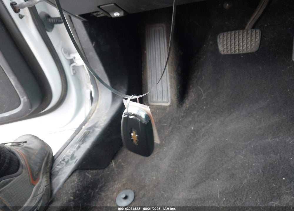 2021 CHEVROLET EQUINOX VIN: 2GNAXKEV8M6110394