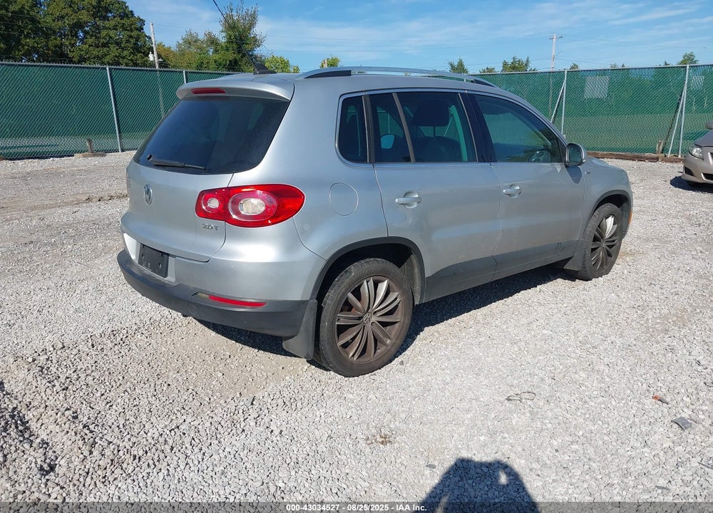 2010 VOLKSWAGEN TIGUAN VIN: WVGAV7AX4AW527978