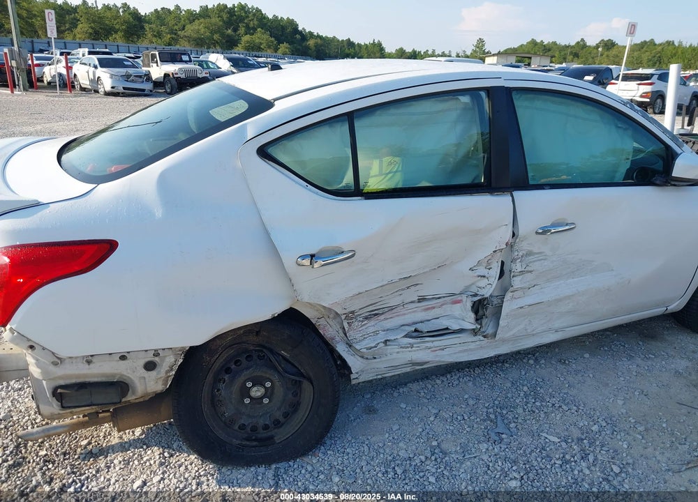 2019 NISSAN VERSA 1.6 SV VIN: 3N1CN7AP8KL821746