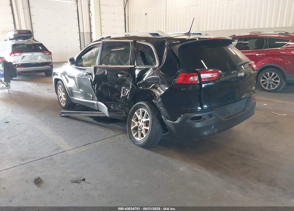 2018 JEEP CHEROKEE LATITUDE FWD VIN: 1C4PJLCB0JD566485