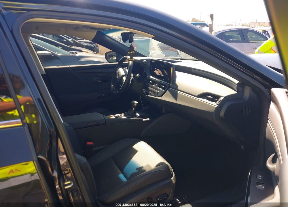 2025 LEXUS ES 300H VIN: 58ADA1C16SU067601