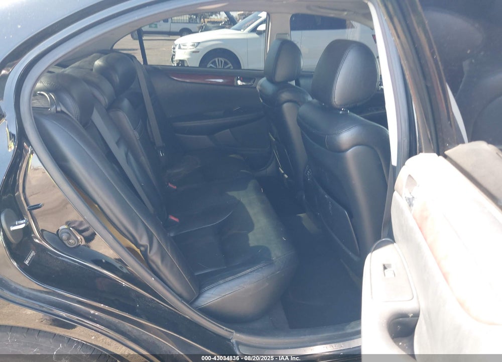 2003 LEXUS ES 300 VIN: JTHBF30G136005570
