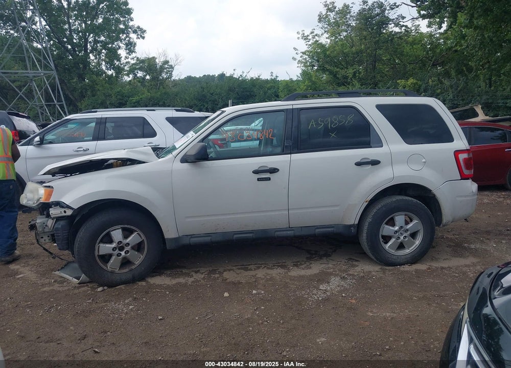 2009 FORD ESCAPE VIN: 1FMCU03759KA59858