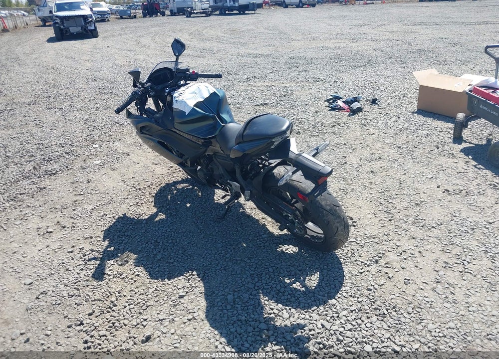 2025 KAWASAKI EX650 P VIN: ML5EXEP13SDAD6363
