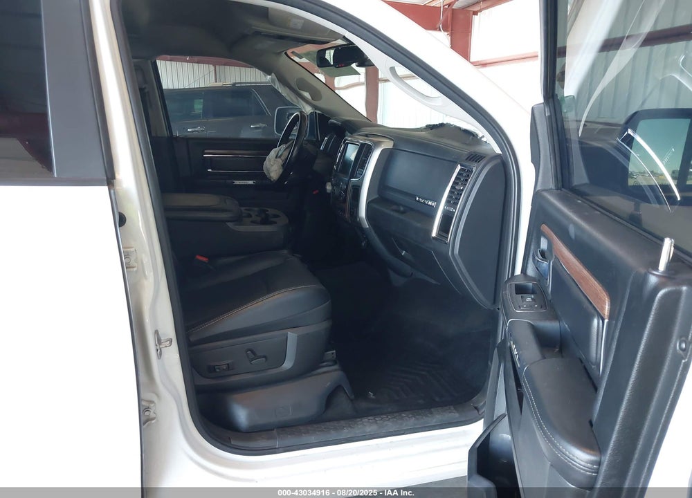 2017 RAM 1500 LAIE  4X4 5'7 BOX VIN: 1C6RR7NT9HS740887