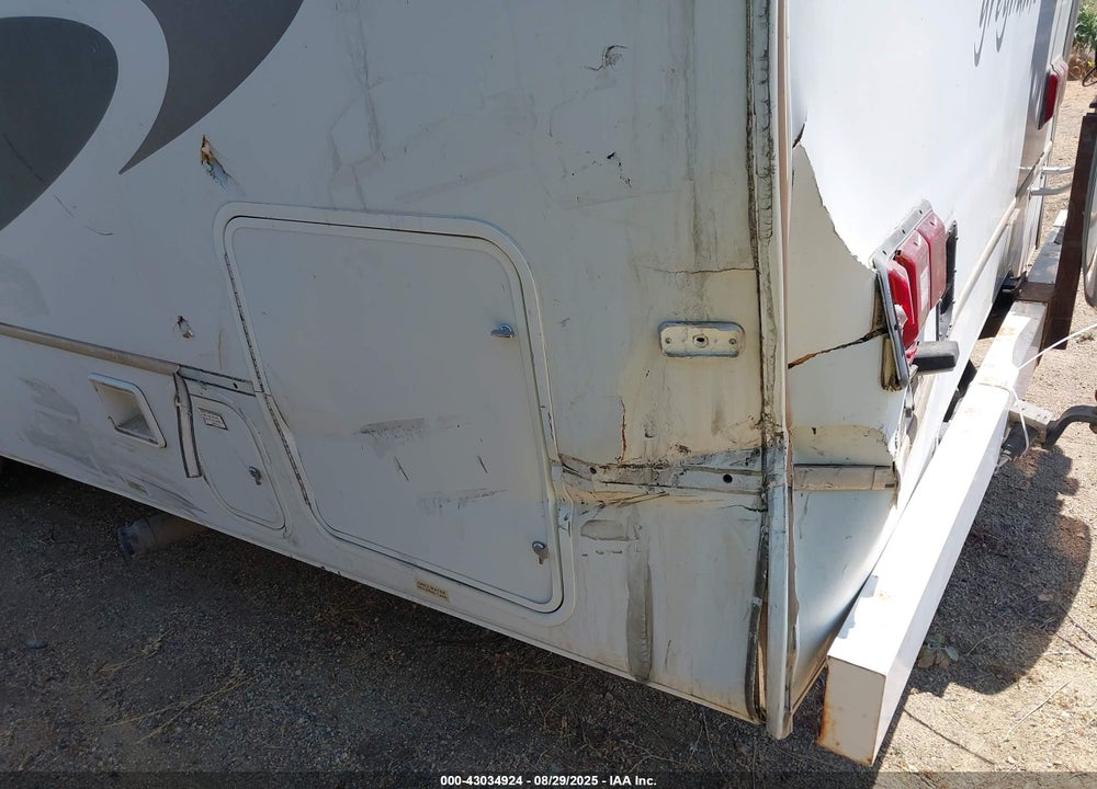 2007 FORD E-450 CUTAWAY VIN: 1FDXE45S67DA88083