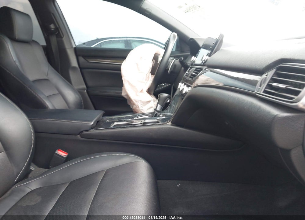 2018 HONDA ACCORD VIN: 1HGCV1F30JA163203