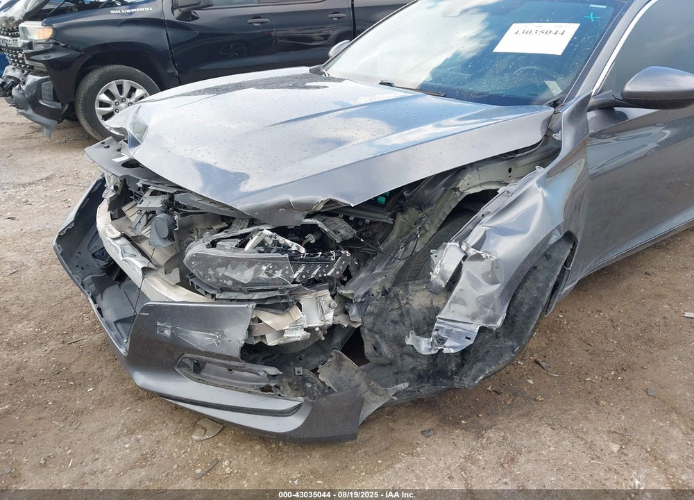 2018 HONDA ACCORD VIN: 1HGCV1F30JA163203