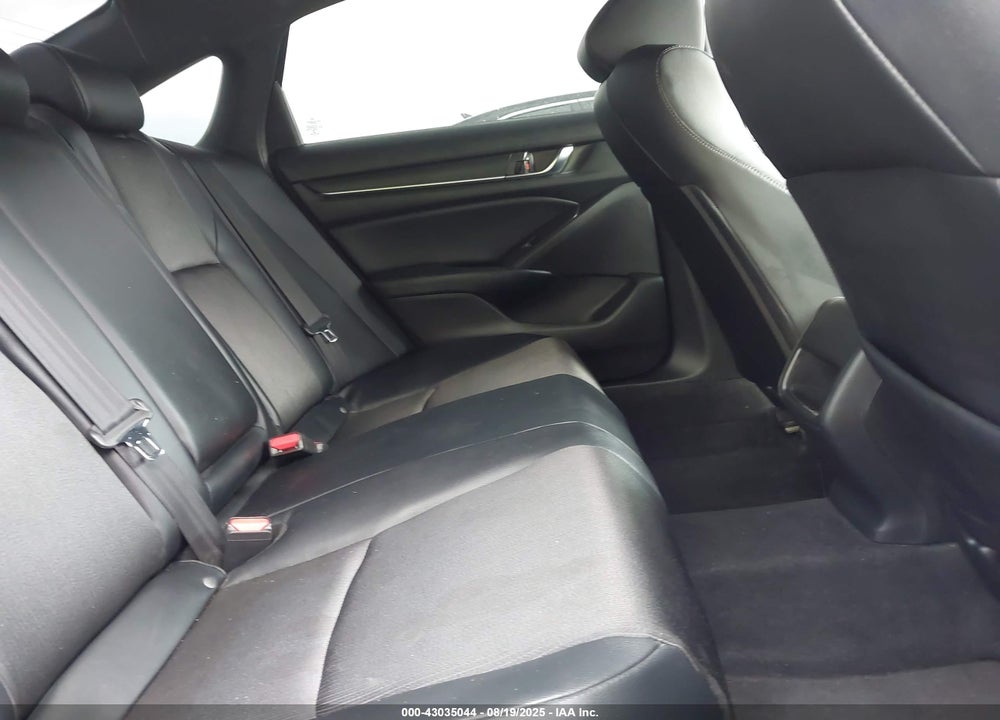 2018 HONDA ACCORD VIN: 1HGCV1F30JA163203