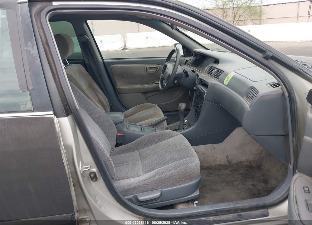 2001 TOYOTA CAMRY LE VIN: 4T1BG22K51U065723