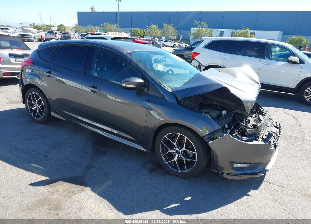 2015 FORD FOCUS SE VIN: 1FADP3K23FL209419