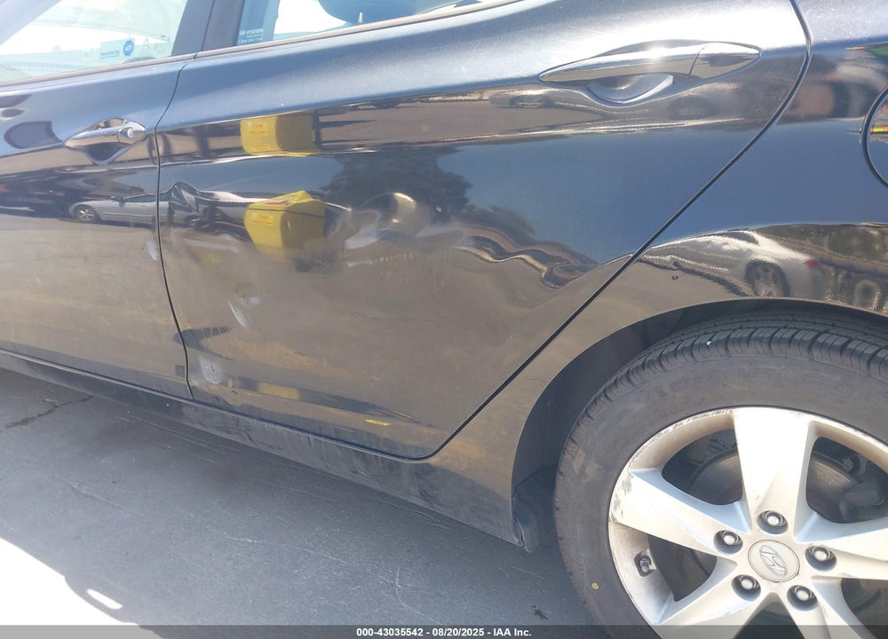 2011 HYUNDAI ELANTRA VIN: KMHDH4AE7BU155177