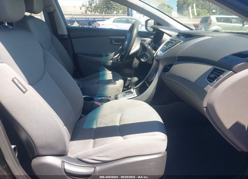 2011 HYUNDAI ELANTRA VIN: KMHDH4AE7BU155177