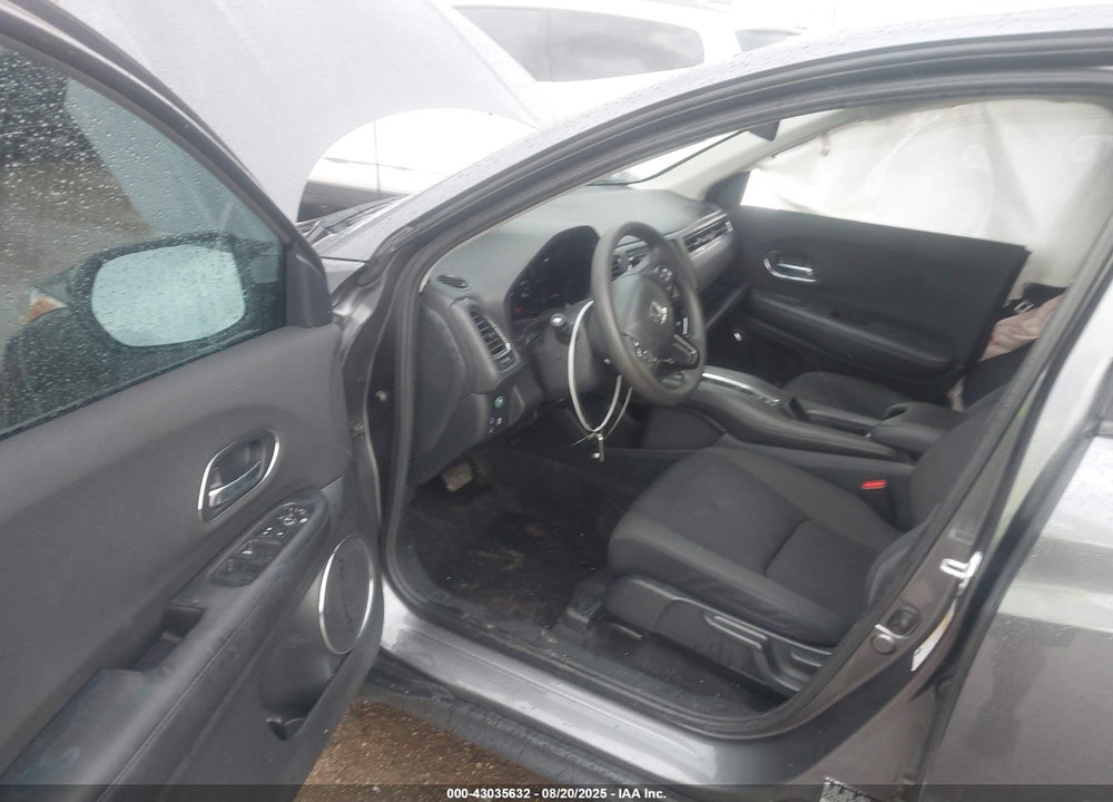 2022 HONDA HR-V VIN: 3CZRU5H57NM735050