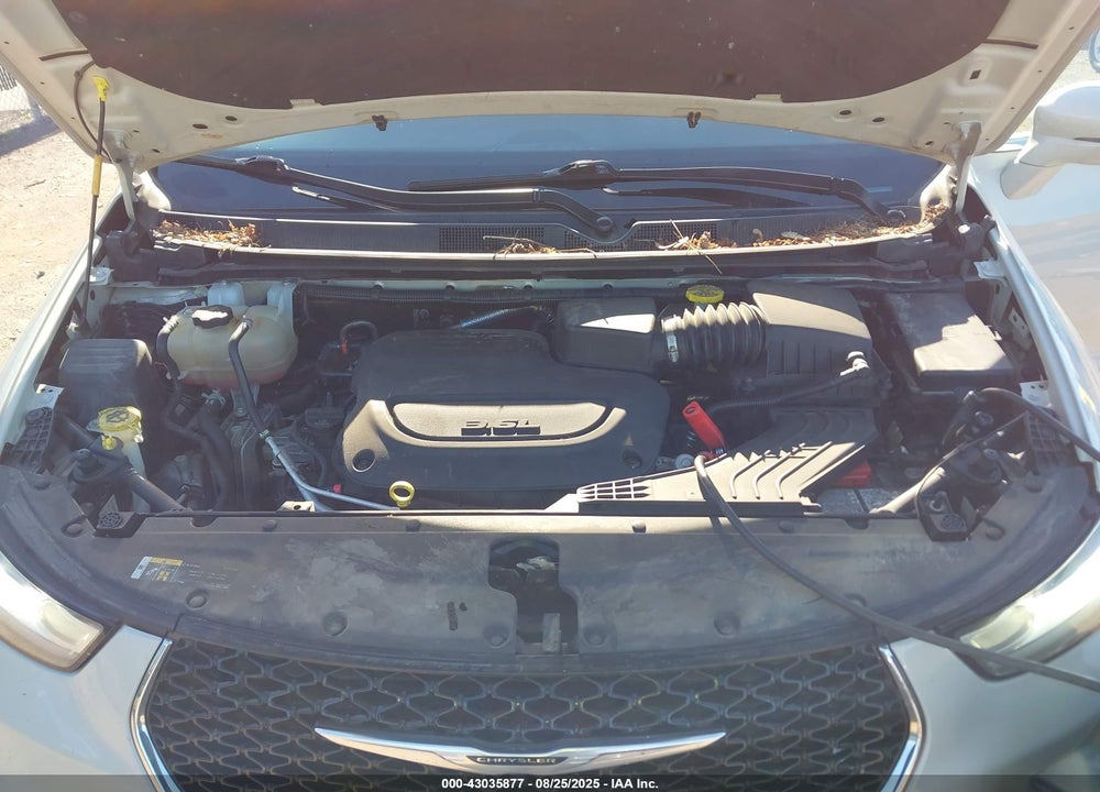 2021 CHRYSLER PACIFICA TOURING L VIN: 2C4RC1BG1MR504597
