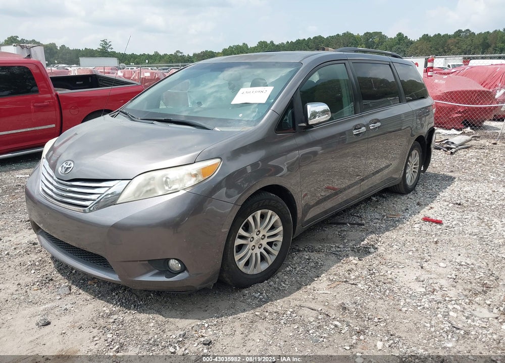 2012 TOYOTA SIENNA XLE V6 8 PASSENGER VIN: 5TDYK3DC3CS218373