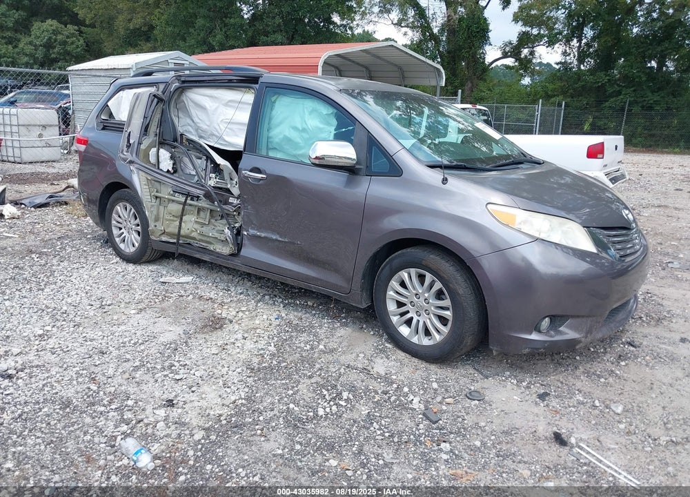 2012 TOYOTA SIENNA XLE V6 8 PASSENGER VIN: 5TDYK3DC3CS218373