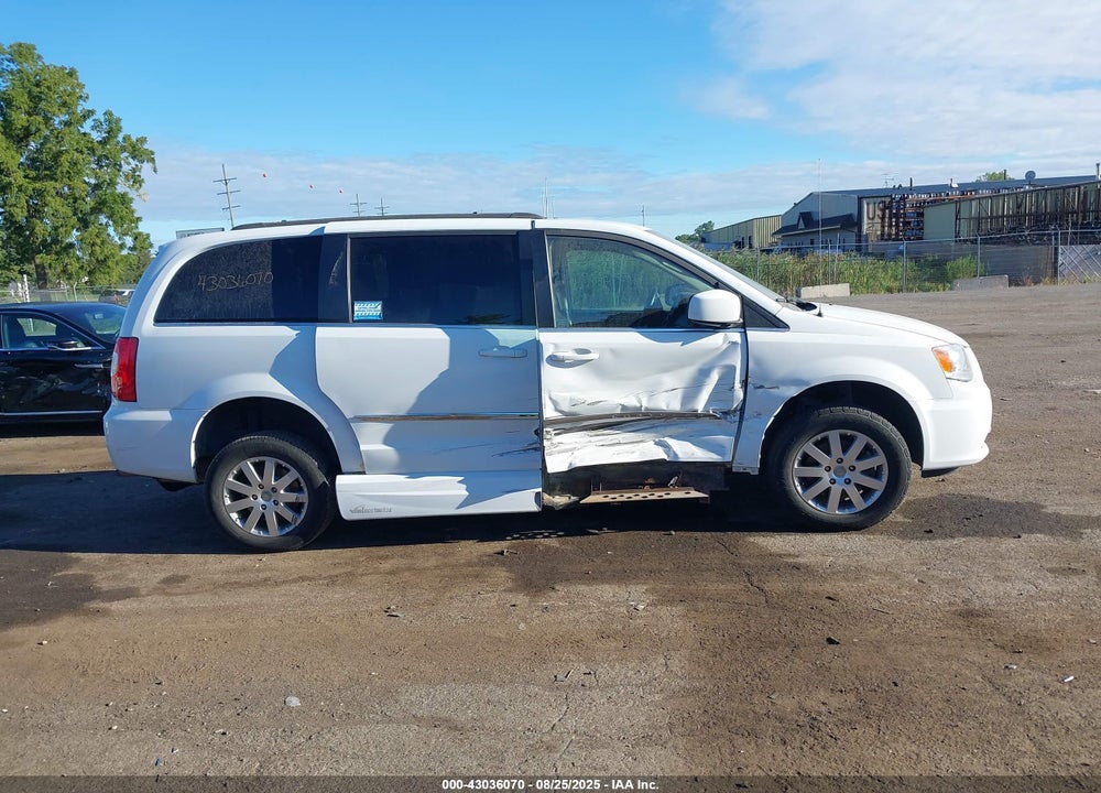 2015 CHRYSLER TOWN & COUNTRY TOURING VIN: 2C4RC1BG7FR609695