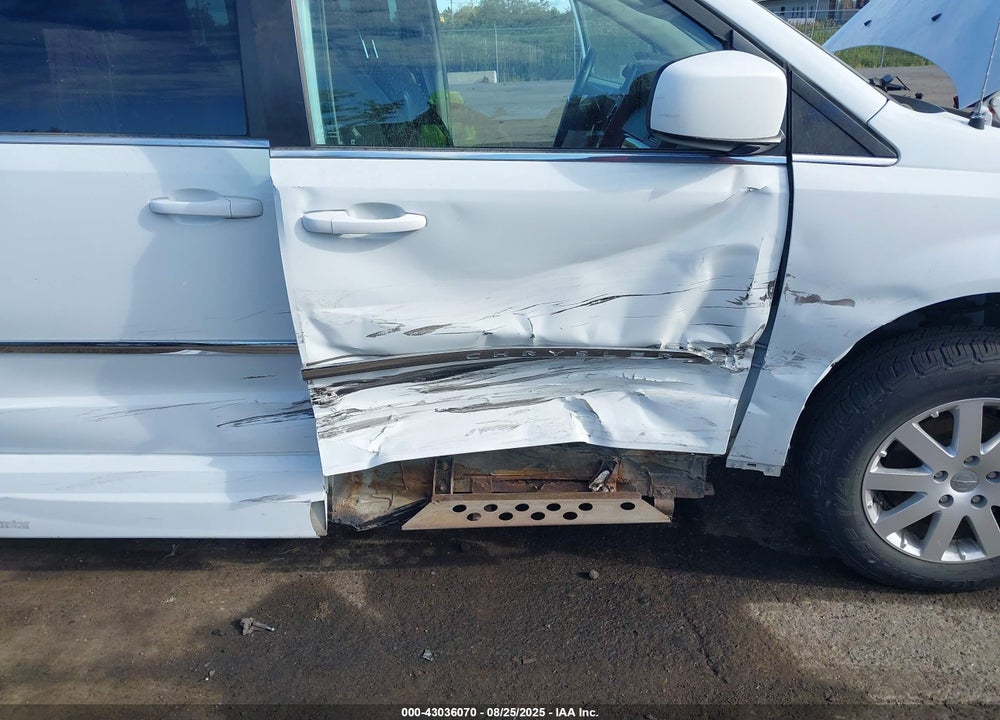 2015 CHRYSLER TOWN & COUNTRY TOURING VIN: 2C4RC1BG7FR609695