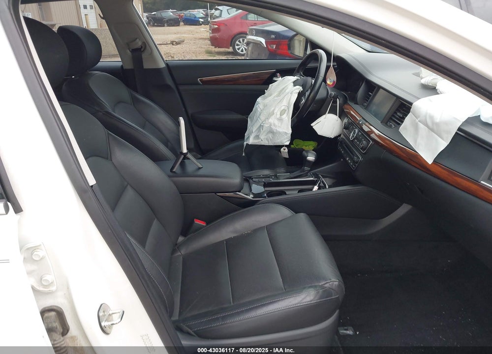 2018 KIA CADENZA VIN: KNALC4J14J5120338