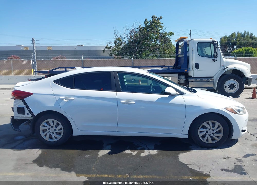 2018 HYUNDAI ELANTRA SE VIN: 5NPD74LF8JH394629