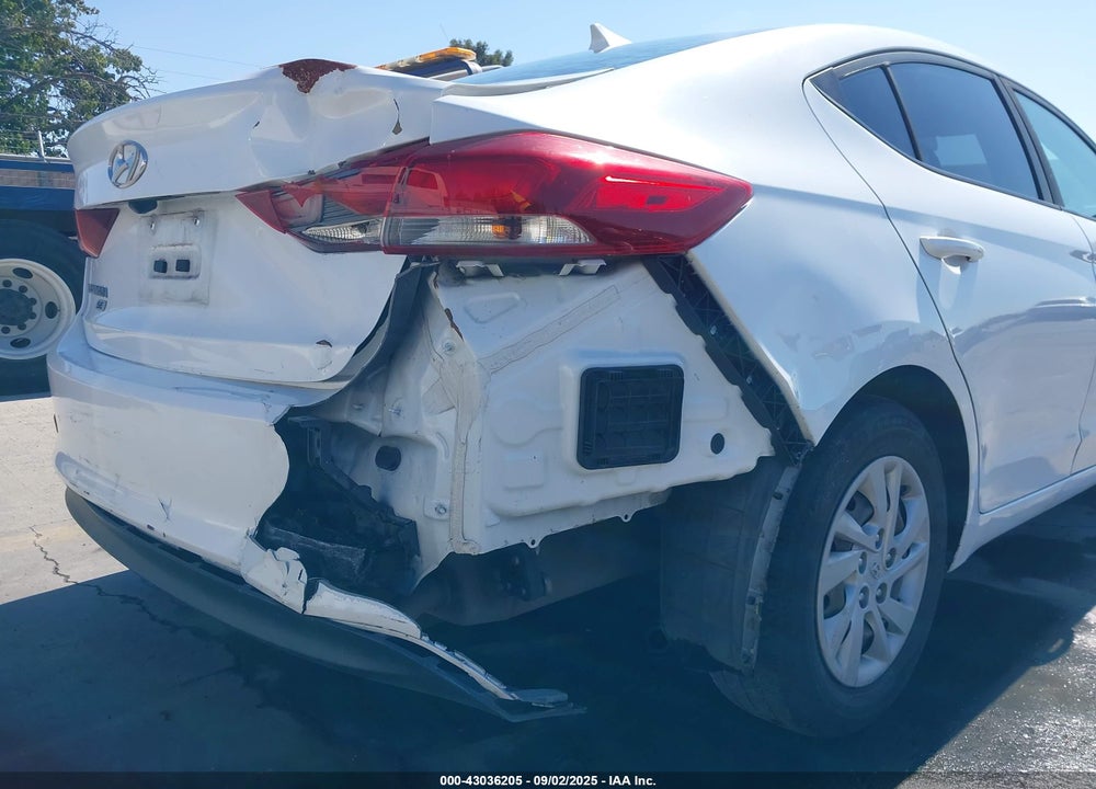 2018 HYUNDAI ELANTRA SE VIN: 5NPD74LF8JH394629