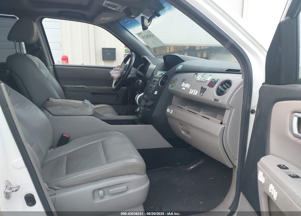 2011 HONDA PILOT VIN: 5FNYF3H95BB004152