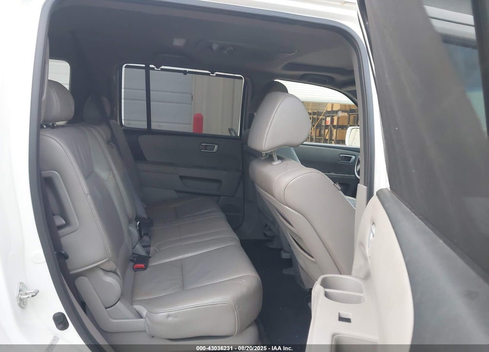 2011 HONDA PILOT VIN: 5FNYF3H95BB004152